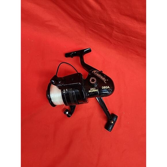 Large Footed Reel Shakespeare Contender 060A Spinning Fishing Reel. - Picture 2 of 2